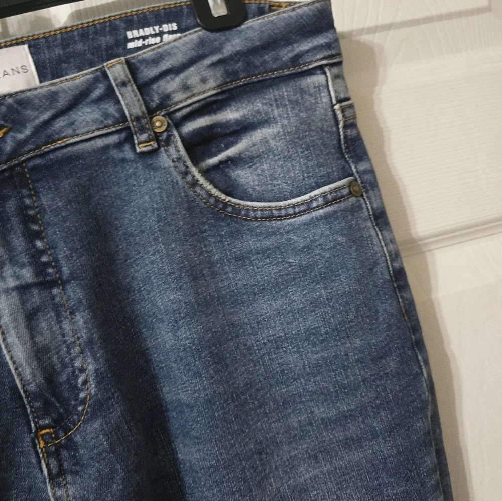 NWT LOLA Bradly-DIS Midrise Flare Jeans, Medium Wash, Destructed, Size 32. - Picture 6 of 13